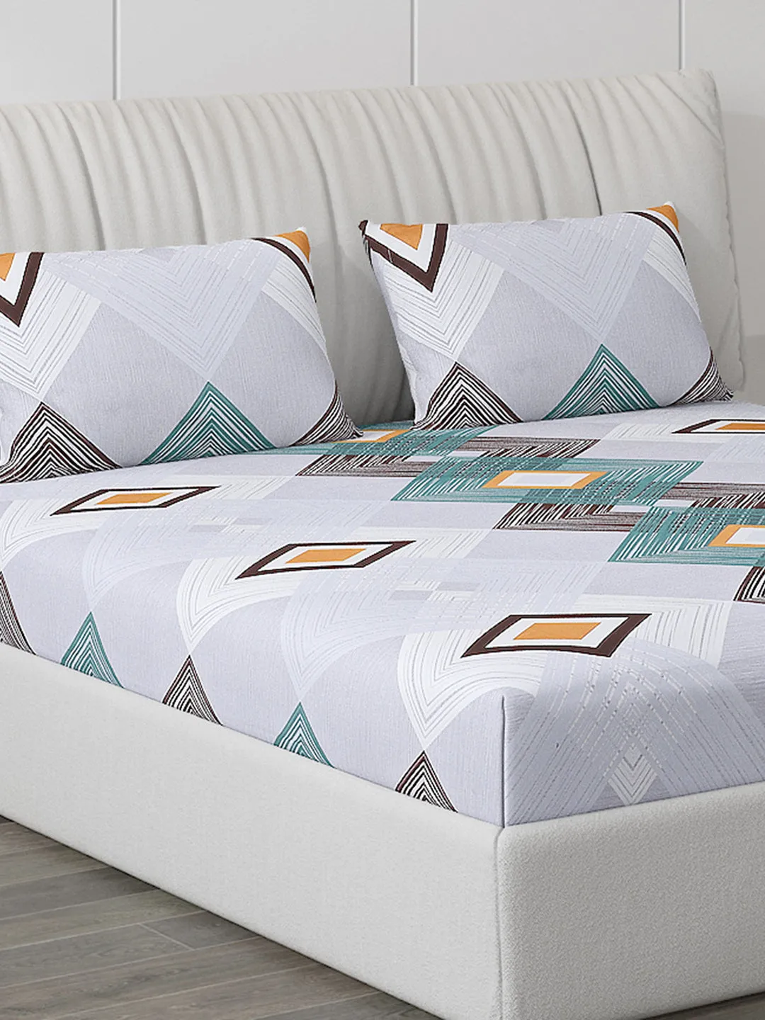 130 GSM Polyester Double Bed Bedsheet with 2 Pillow Covers