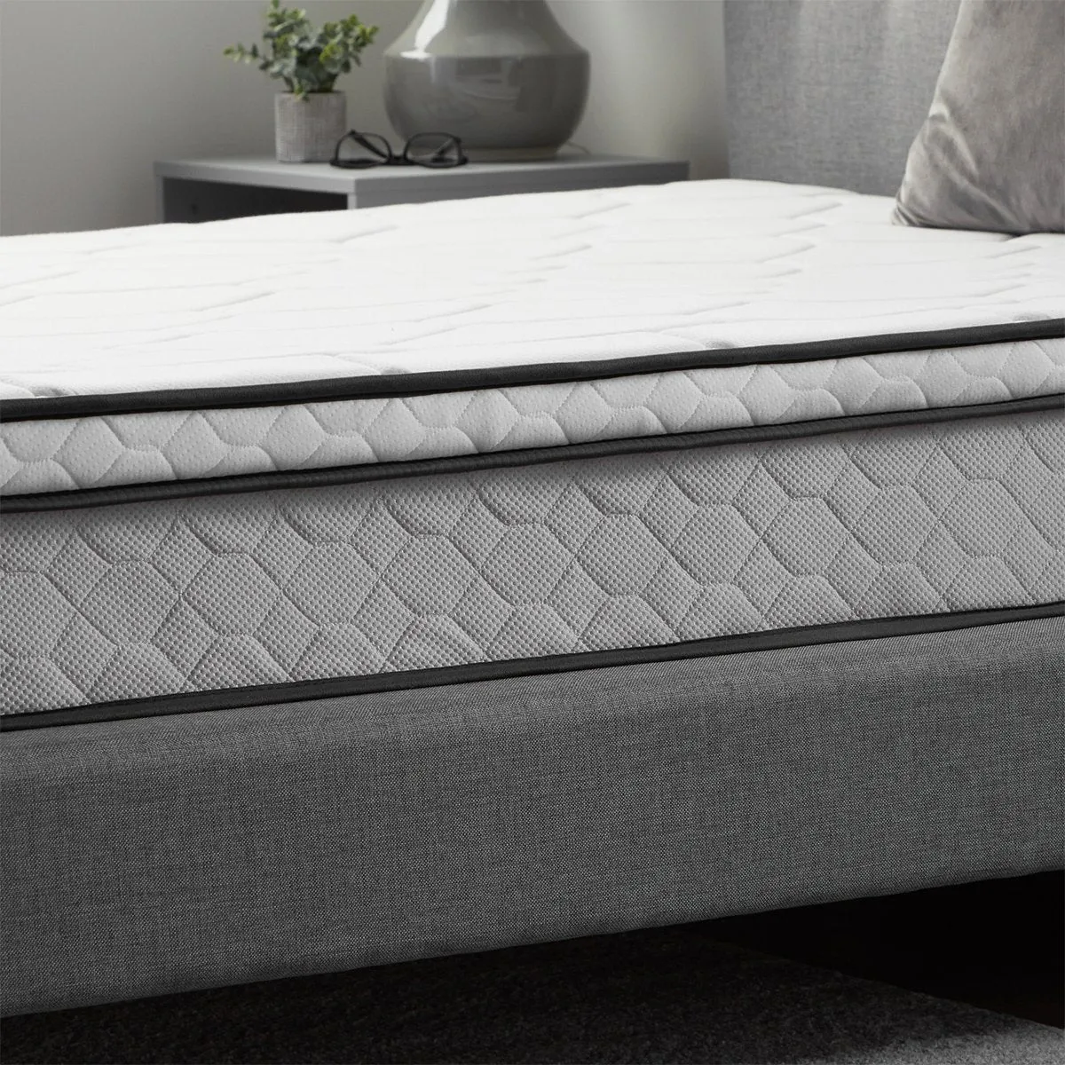 Weekender 8" Euro Top Plush Hybrid Mattress